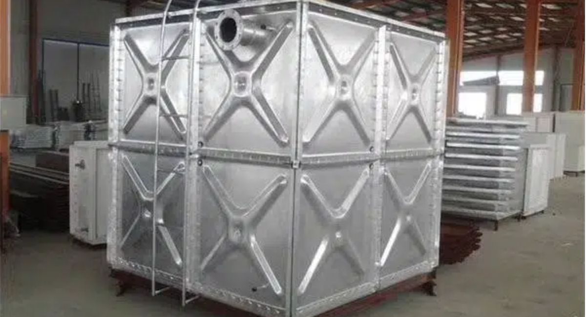 ถังเก็บน้ำโลหะสำหรับขาย