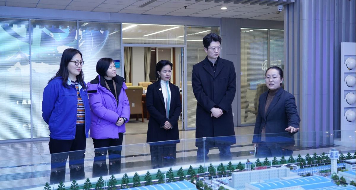 President of China Vietnam Chamber of Commerce Visits GRAD Group